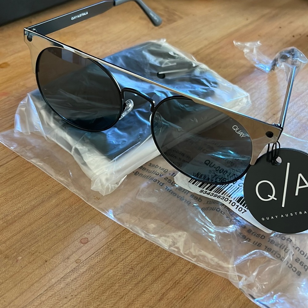 Quay silver rim sunglasses Brand New never worn